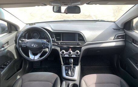 Hyundai Elantra VI рестайлинг, 2019 год, 1 780 000 рублей, 10 фотография