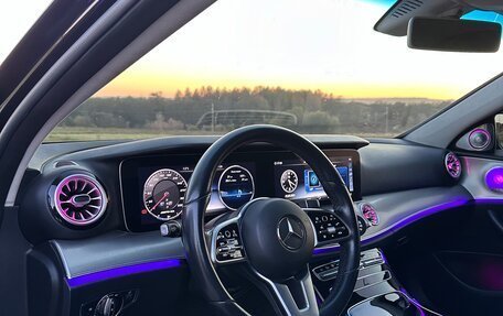 Mercedes-Benz E-Класс, 2018 год, 3 000 000 рублей, 36 фотография