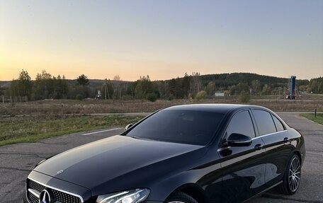 Mercedes-Benz E-Класс, 2018 год, 3 000 000 рублей, 40 фотография