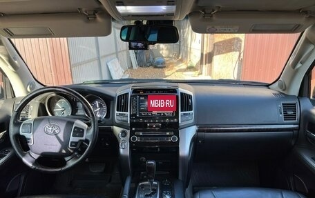 Toyota Land Cruiser 200, 2014 год, 4 850 000 рублей, 7 фотография