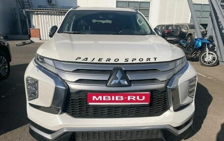 Mitsubishi Pajero Sport III рестайлинг, 2022 год, 5 197 000 рублей, 10 фотография