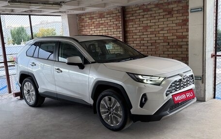 Toyota RAV4, 2024 год, 5 350 000 рублей, 2 фотография