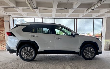 Toyota RAV4, 2024 год, 5 350 000 рублей, 12 фотография