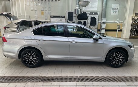 Volkswagen Passat B8 рестайлинг, 2021 год, 2 325 000 рублей, 4 фотография