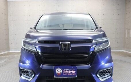 Honda Stepwgn IV, 2017 год, 2 340 000 рублей, 2 фотография