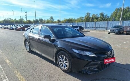 Toyota Camry, 2018 год, 2 690 000 рублей, 2 фотография