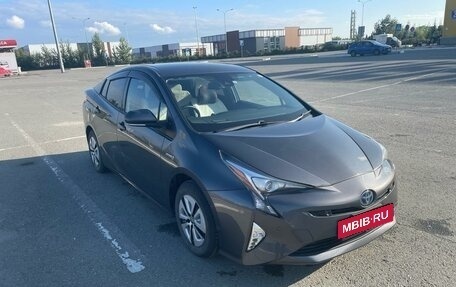 Toyota Prius IV XW50, 2017 год, 1 888 888 рублей, 5 фотография