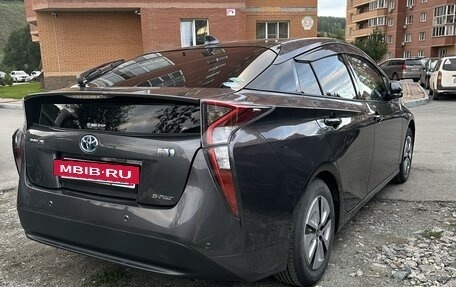 Toyota Prius IV XW50, 2017 год, 1 888 888 рублей, 8 фотография