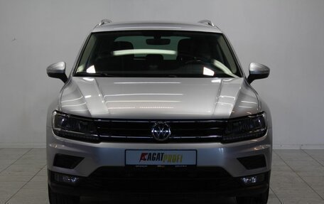 Volkswagen Tiguan II, 2018 год, 2 990 000 рублей, 2 фотография