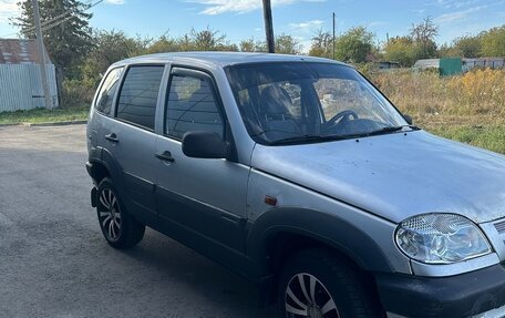 Chevrolet Niva I рестайлинг, 2004 год, 310 000 рублей, 2 фотография