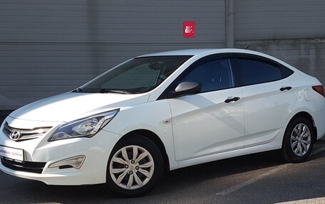 Hyundai Solaris II рестайлинг, 2015 год, 819 000 рублей, 1 фотография