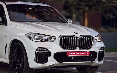 BMW X5, 2020 год, 10 490 000 рублей, 2 фотография