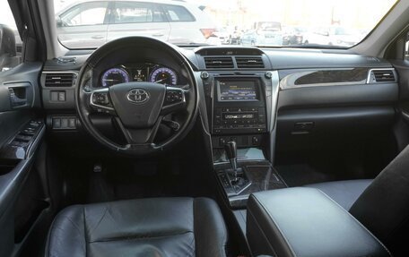 Toyota Camry, 2015 год, 2 299 000 рублей, 6 фотография