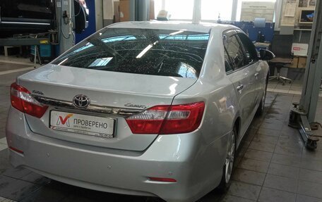 Toyota Camry, 2012 год, 1 620 000 рублей, 3 фотография