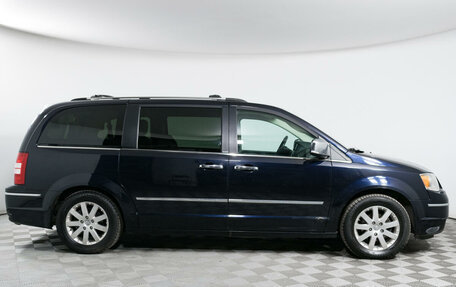 Chrysler Voyager IV, 2010 год, 1 799 000 рублей, 4 фотография