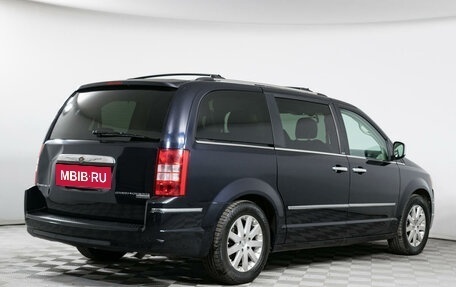 Chrysler Voyager IV, 2010 год, 1 799 000 рублей, 5 фотография