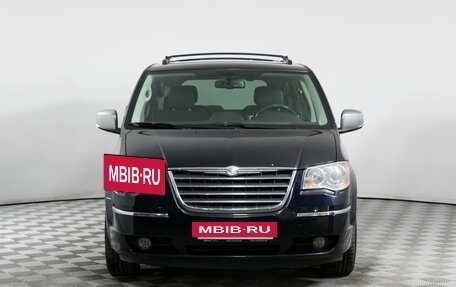 Chrysler Voyager IV, 2010 год, 1 799 000 рублей, 2 фотография