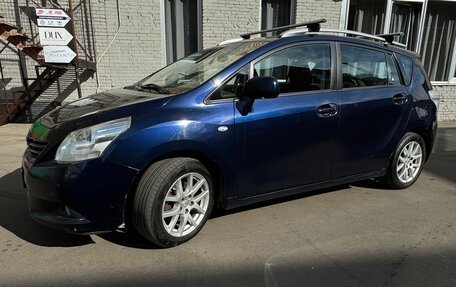 Toyota Verso I, 2011 год, 1 090 000 рублей, 2 фотография