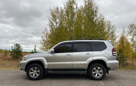 Toyota Land Cruiser Prado 120 рестайлинг, 2003 год, 2 200 000 рублей, 3 фотография