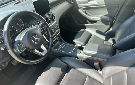 Mercedes-Benz GLA, 2017 год, 2 750 000 рублей, 14 фотография