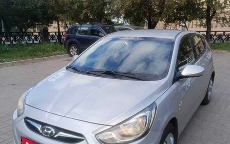 Hyundai Solaris II рестайлинг, 2013 год, 625 000 рублей, 1 фотография