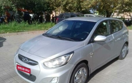 Hyundai Solaris II рестайлинг, 2013 год, 625 000 рублей, 9 фотография