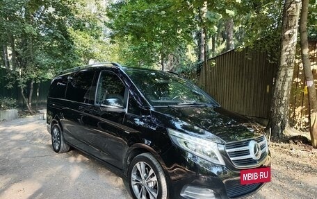 Mercedes-Benz V-Класс, 2016 год, 5 500 000 рублей, 4 фотография