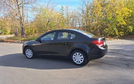 Chevrolet Cruze II, 2011 год, 800 000 рублей, 2 фотография