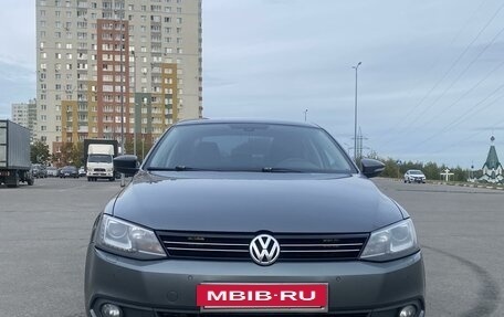 Volkswagen Jetta VI, 2012 год, 950 000 рублей, 3 фотография