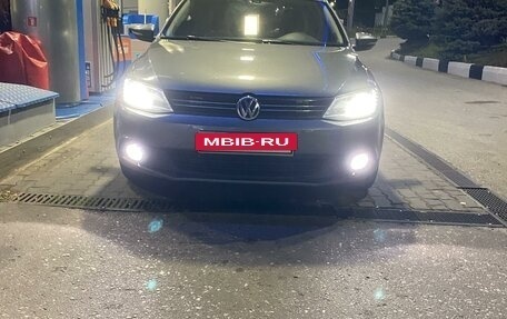 Volkswagen Jetta VI, 2012 год, 950 000 рублей, 20 фотография