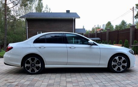 Mercedes-Benz E-Класс, 2018 год, 3 850 000 рублей, 5 фотография