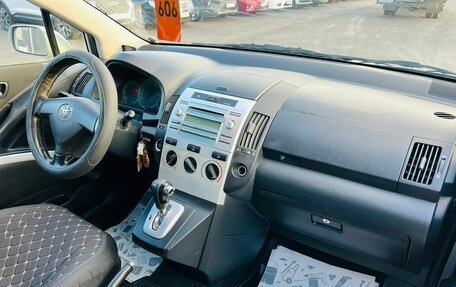 Toyota Corolla Verso I, 2007 год, 899 999 рублей, 13 фотография