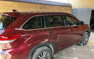 Toyota Highlander III, 2018 год, 2 000 000 рублей, 1 фотография