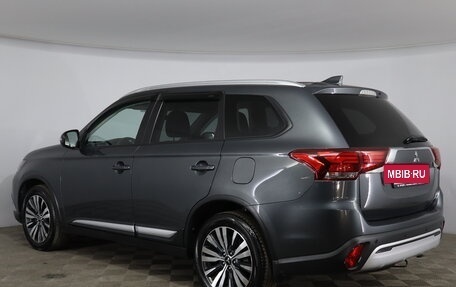 Mitsubishi Outlander III рестайлинг 3, 2019 год, 2 799 000 рублей, 7 фотография