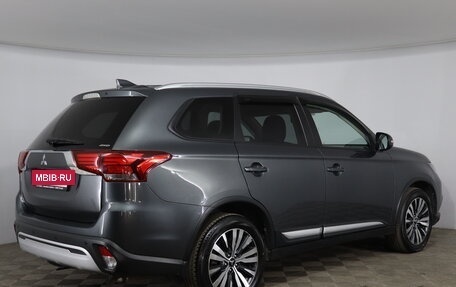 Mitsubishi Outlander III рестайлинг 3, 2019 год, 2 799 000 рублей, 5 фотография