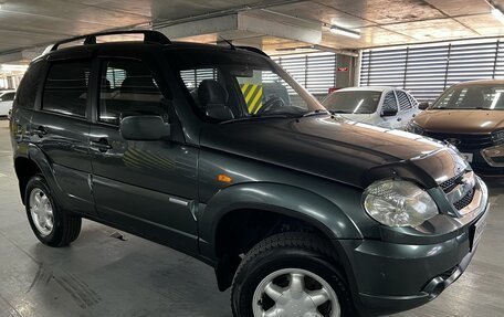 Chevrolet Niva I рестайлинг, 2010 год, 499 000 рублей, 3 фотография