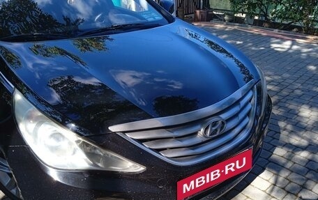 Hyundai Sonata VI, 2011 год, 900 000 рублей, 2 фотография