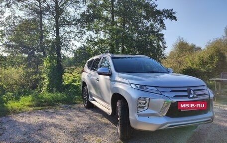 Mitsubishi Montero Sport, 2023 год, 5 000 000 рублей, 2 фотография