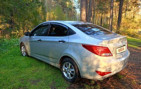 Hyundai Solaris II рестайлинг, 2015 год, 970 000 рублей, 5 фотография