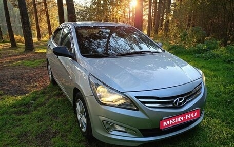 Hyundai Solaris II рестайлинг, 2015 год, 970 000 рублей, 2 фотография