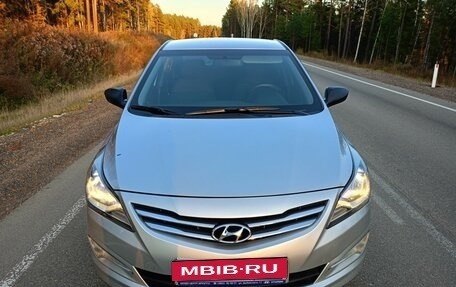 Hyundai Solaris II рестайлинг, 2015 год, 970 000 рублей, 9 фотография