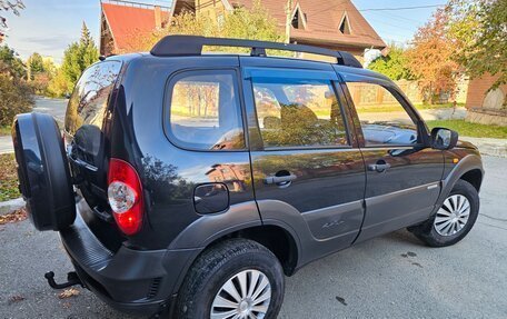 Chevrolet Niva I рестайлинг, 2010 год, 557 000 рублей, 6 фотография