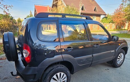 Chevrolet Niva I рестайлинг, 2010 год, 557 000 рублей, 37 фотография