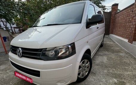 Volkswagen Multivan T5, 2015 год, 2 670 000 рублей, 1 фотография