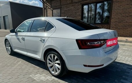 Skoda Superb III рестайлинг, 2017 год, 2 190 000 рублей, 3 фотография