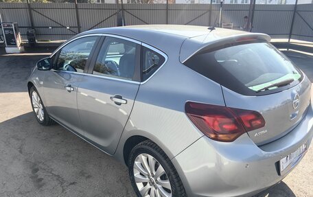 Opel Astra J, 2011 год, 1 850 000 рублей, 2 фотография