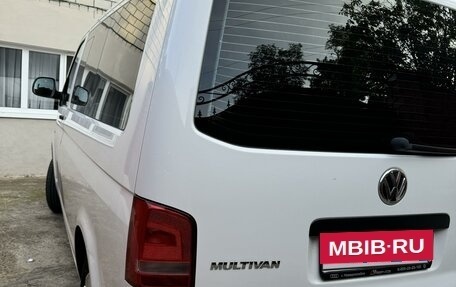 Volkswagen Multivan T5, 2015 год, 2 670 000 рублей, 2 фотография