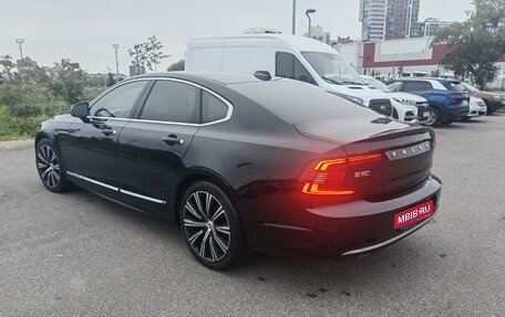 Volvo S90 II рестайлинг, 2020 год, 3 300 000 рублей, 1 фотография