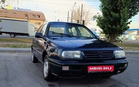 Volkswagen Vento, 1992 год, 162 000 рублей, 1 фотография