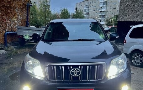 Toyota Land Cruiser Prado 150 рестайлинг 2, 2012 год, 2 700 000 рублей, 1 фотография